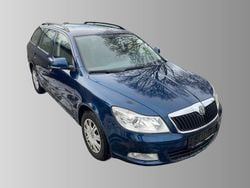 Blau Gebraucht 2010 Skoda Octavia Kombi | 2.999 € (Guter Preis)
