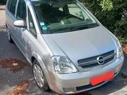Grau Gebraucht 2005 Opel Meriva Van / Kleinbus | 2.000 € (Fairer Preis)