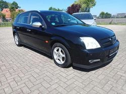 Schwarz Gebraucht 2003 Opel Signum Cosmo Kombi | 1.000 € (Guter Preis)