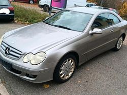 Grau Gebraucht 2006 Mercedes CLK220 Coupé | 3.200 €