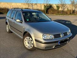 Grau Gebraucht 2003 VW Golf IV Edition Kombi | 1.300 € (Guter Preis)