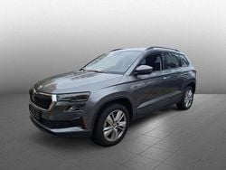 Grau (graphitegrau metallic) Gebraucht 2024 Skoda Karoq Selection SUV | 30.980 € (Guter Preis)
