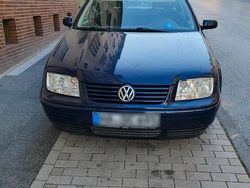 Blau Gebraucht 2002 VW Bora Limousine | 1.100 € (Guter Preis)