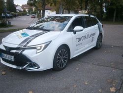 Weiß Gebraucht 2024 Toyota Corolla Team Kombi | 22.599 € (Fairer Preis)