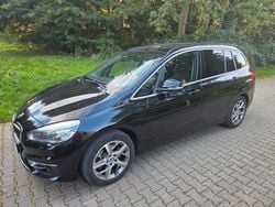 Schwarz Gebraucht 2017 BMW 218 Gran Tourer Luxury Line Van / Kleinbus | 12.999 € (Fairer Preis)