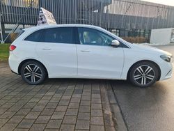 Weiß Gebraucht 2021 Mercedes B220 Van / Kleinbus | 25.800 € (Guter Preis)