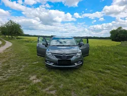 Grau Gebraucht 2018 Opel Zafira Tourer Van / Kleinbus | 13.500 € (Fairer Preis)