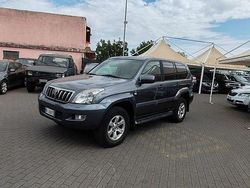 Grau Gebraucht 2007 Toyota Land Cruiser Executive SUV | 8.400 €