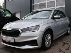 Brilliantsilber metallic Gebraucht 2022 Skoda Fabia Active Kleinwagen | 14.940 € (Fairer Preis)