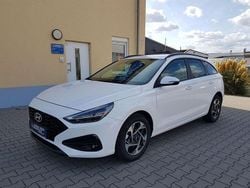 Grün Neu 2025 Hyundai i30 Style Limousine | 26.123 € (Guter Preis)