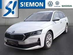 Weiß Gebraucht 2024 Skoda Octavia Selection Kombi | 32.980 € (Fairer Preis)