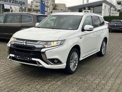 Weiß Gebraucht 2018 Mitsubishi Outlander P-HEV SUV | 20.590 € (Fairer Preis)