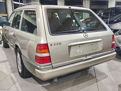 Gold Gebraucht 1996 Mercedes E220 Kombi | 5.500 € (Superpreis)
