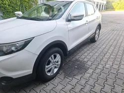 Weiß Gebraucht 2014 Nissan Qashqai SUV | 8.500 € (Fairer Preis)