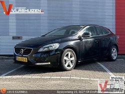 Schwarz Gebraucht 2013 Volvo V40 Momentum Kombi | 4.350 € (Guter Preis)