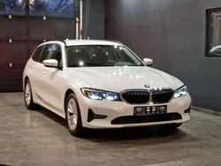 Mineralweiss metallic Gebraucht 2022 BMW 320 Sport Line Kombi | 20.999 € (Superpreis)