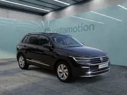 Schwarz Gebraucht 2023 VW Tiguan Life SUV | 28.970 € (Fairer Preis)