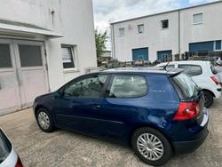 Blau Gebraucht 2007 VW Golf V Kleinwagen | 2.000 € (Fairer Preis)