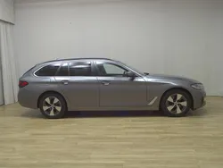 Grau Gebraucht 2023 BMW 520 Kombi | 29.480 € (Superpreis)