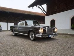 Tabacbraun Gebraucht 1968 Mercedes W111 Cabrio | 199.999 €
