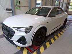 Gletscherweiß metallic Gebraucht 2021 Audi e-tron Sportback Ambiente SUV | 46.925 € (Guter Preis)