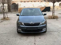 Grau Gebraucht 2015 Skoda Fabia Style Limousine | 8.500 € (Fairer Preis)