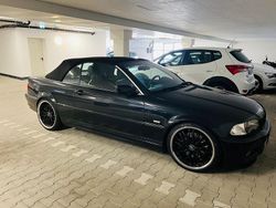 Schwarz Gebraucht 2001 BMW 330 Cabriolet Sport Line Cabrio | 11.800 € (Etwas zu teuer)