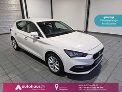 Weiß Gebraucht 2022 Seat Leon Style Limousine | 15.490 € (Guter Preis)