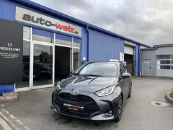 Grau Gebraucht 2024 Toyota Yaris Hybrid Team Kleinwagen | 24.990 € (Etwas zu teuer)
