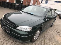 Grün Gebraucht 1999 Opel Astra Comfort Limousine | 1.700 € (Fairer Preis)