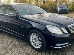 Schwarz Gebraucht 2011 Mercedes E200 Limousine | 11.900 € (Fairer Preis)