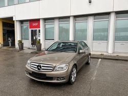 Beige Gebraucht 2010 Mercedes C200 Limousine | 13.990 €