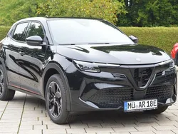 Schwarz Neu 2025 Alfa Romeo Junior Edizione Speciale SUV | 37.900 € (Fairer Preis)