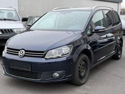Blau Gebraucht 2015 VW Touran Cup Van / Kleinbus | 11.700 € (Guter Preis)