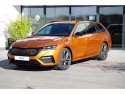Phoenixorange premium metallic (metallic) Gebraucht 2023 Skoda Octavia RS Kombi | 39.040 € (Etwas zu teuer)