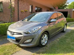 Grau Gebraucht 2014 Hyundai i30 Edition Limousine | 9.900 € (Etwas zu teuer)