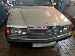 Gold Gebraucht 1992 Mercedes 190 Limousine | 13.500 €