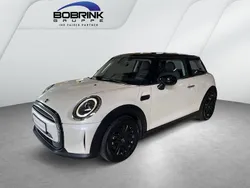 Weiß Gebraucht 2023 Mini Cooper Classic Kleinwagen | 22.900 € (Fairer Preis)