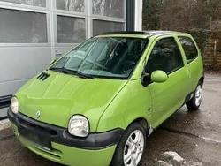 Grün Gebraucht 2002 Renault Twingo Kleinwagen | 1.799 €