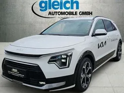 Schneeweiß Neu 2024 Kia Niro Spirit SUV | 38.900 € (Etwas zu teuer)