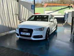Weiß Gebraucht 2016 Audi A3 S-Line Limousine | 16.000 €