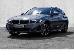 Skyscraper grau Gebraucht 2024 BMW 318 Comfort Edition Kombi | 34.500 € (Fairer Preis)
