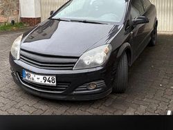 Schwarz Gebraucht 2006 Opel Astra Coupé | 1.800 € (Fairer Preis)