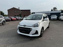 Weiß Gebraucht 2019 Hyundai i10 Comfort Kleinwagen | 7.999 € (Fairer Preis)