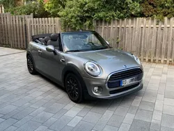 Grau Gebraucht 2017 Mini Cooper Kleinwagen | 17.700 € (Fairer Preis)