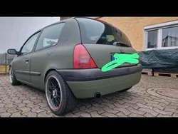 Grün Gebraucht 2001 Renault Clio II Kleinwagen | 1.400 €