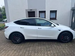 Weiß Gebraucht 2022 Tesla Model Y Performance SUV | 37.900 € (Fairer Preis)