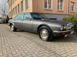 Grau Gebraucht 1986 Jaguar XJ12 Limousine | 14.444 €