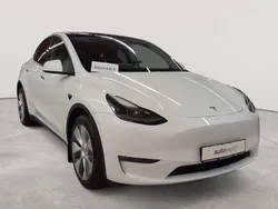 Pearl white multicoat Gebraucht 2023 Tesla Model Y SUV | 33.590 € (Superpreis)
