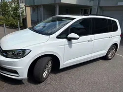 Weiß Gebraucht 2019 VW Touran Comfortline Van / Kleinbus | 18.500 € (Guter Preis)